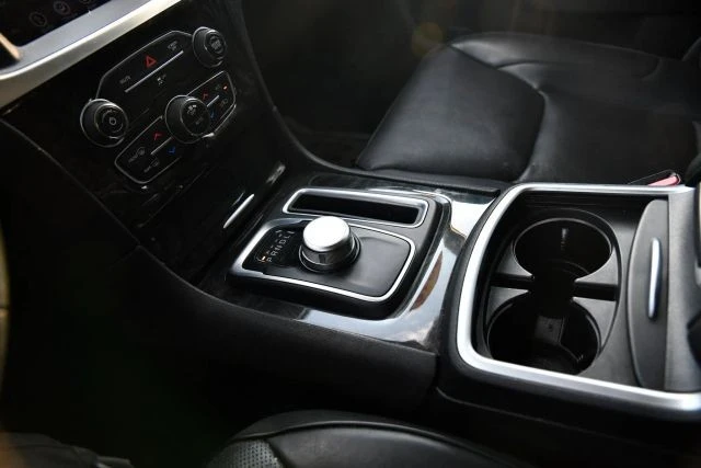 2019 Chrysler 300 (2005-2023) - Image 19 of 30