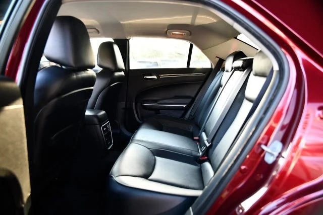 2019 Chrysler 300 (2005-2023) - Image 20 of 30