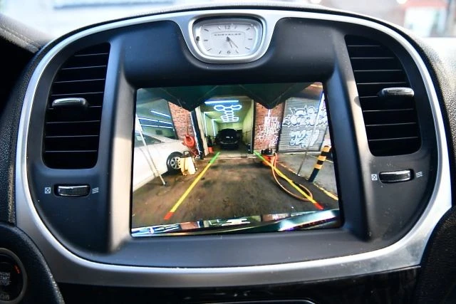 2019 Chrysler 300 (2005-2023) - Image 17 of 30