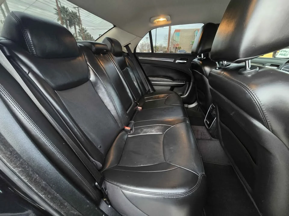 2019 Chrysler 300 (2005-2023) - Image 8 of 11