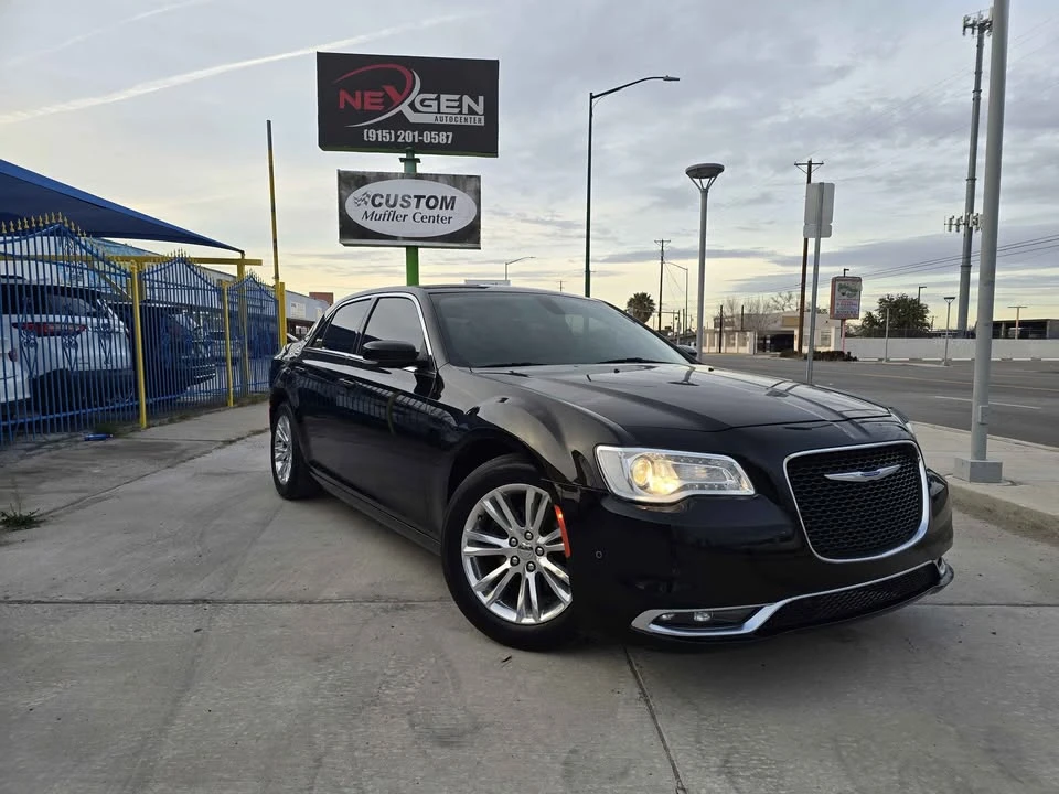 2019 Chrysler 300 (2005-2023) - Image 2 of 11