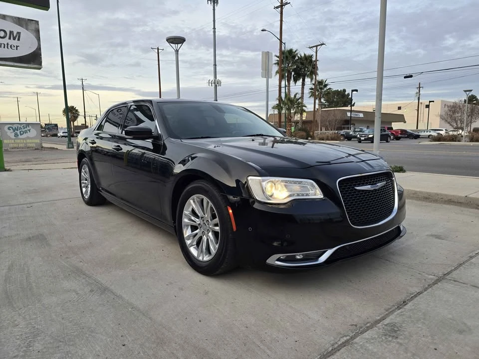 2019 Chrysler 300 (2005-2023) - Image 3 of 11
