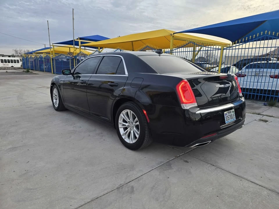 2019 Chrysler 300 (2005-2023) - Image 6 of 11