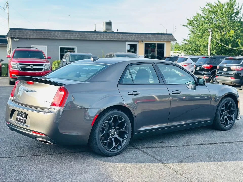 2019 Chrysler 300 (2005-2023) - Image 4 of 20