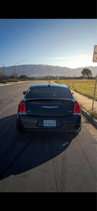 2019 Chrysler 300 (2005-2023) - Image 10 of 15