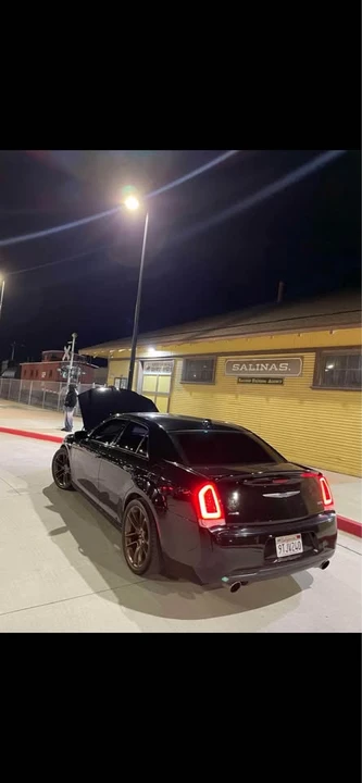2019 Chrysler 300 (2005-2023) - Image 8 of 15
