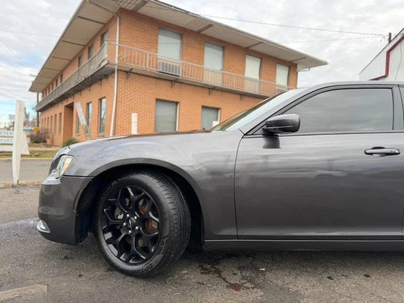 2019 Chrysler 300 (2005-2023) - Image 7 of 12