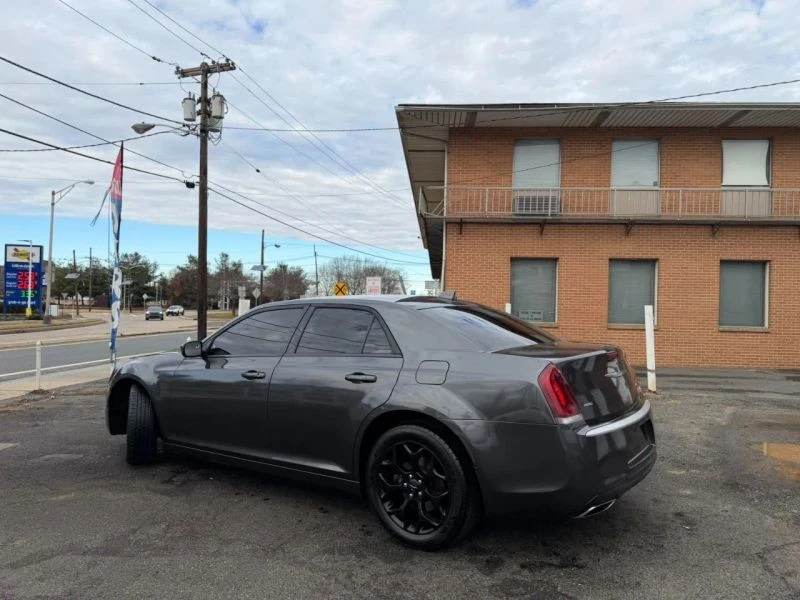 2019 Chrysler 300 (2005-2023) - Image 11 of 12