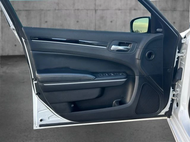 2019 Chrysler 300 (2005-2023) - Image 20 of 21