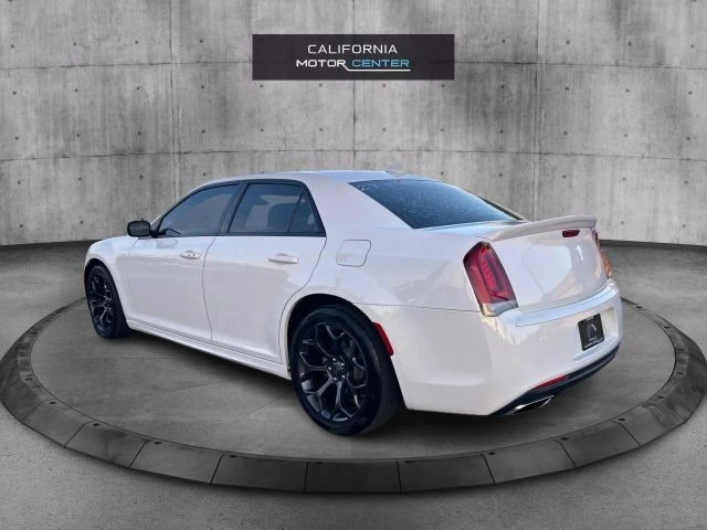 2019 Chrysler 300 (2005-2023) - Image 7 of 21