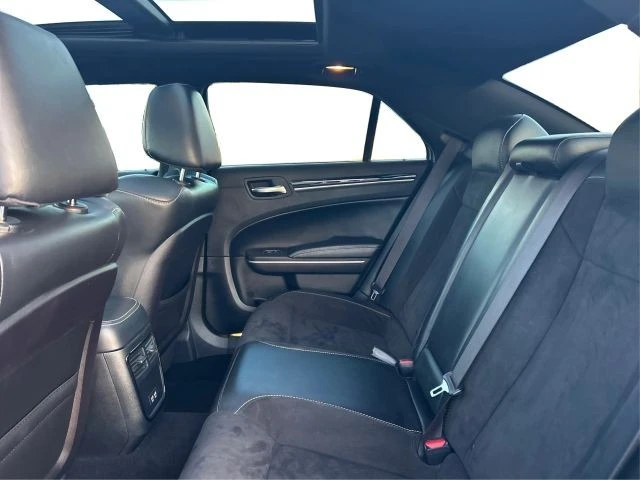 2019 Chrysler 300 (2005-2023) - Image 10 of 21