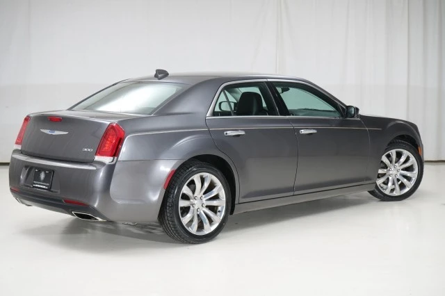 2019 Chrysler 300 (2005-2023) - Image 10 of 21