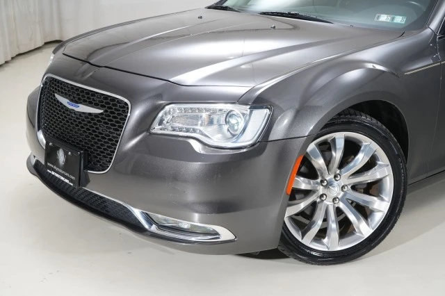 2019 Chrysler 300 (2005-2023) - Image 3 of 21