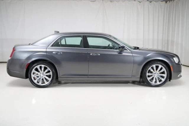 2019 Chrysler 300 (2005-2023) - Image 9 of 21