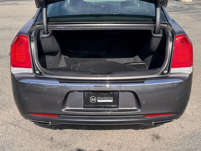2019 Chrysler 300 (2005-2023) - Image 13 of 21