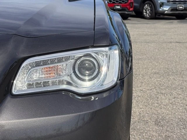 2019 Chrysler 300 (2005-2023) - Image 8 of 12
