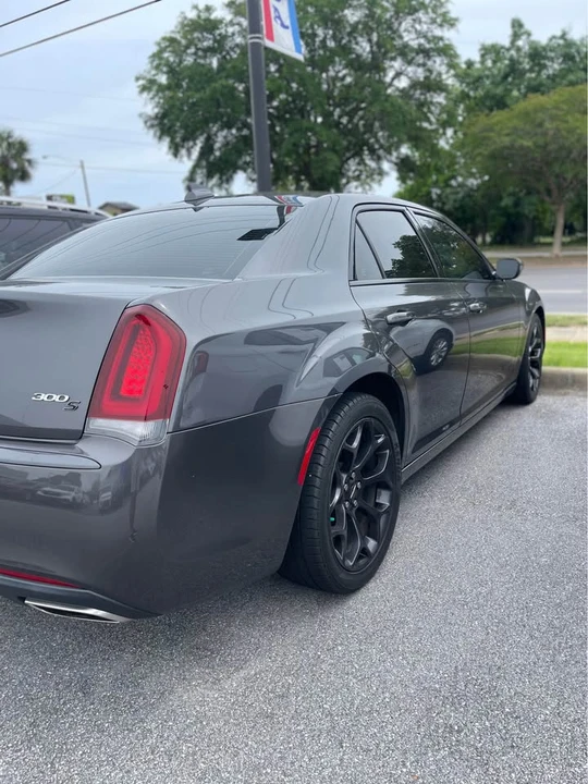 2019 Chrysler 300 (2005-2023) - Image 7 of 8