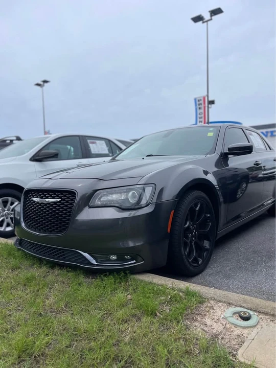 2019 Chrysler 300 (2005-2023) - Image 4 of 8