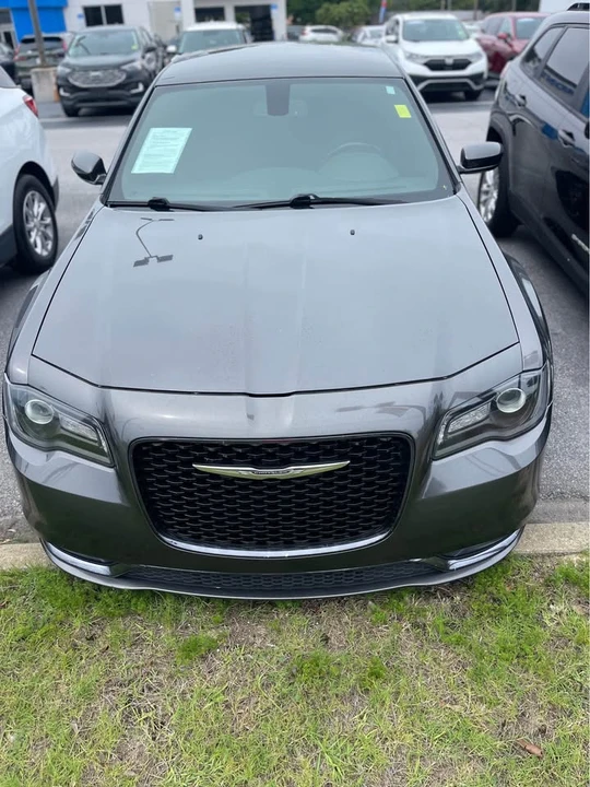 2019 Chrysler 300 (2005-2023) - Image 2 of 8