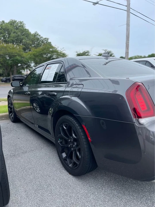 2019 Chrysler 300 (2005-2023) - Image 8 of 8
