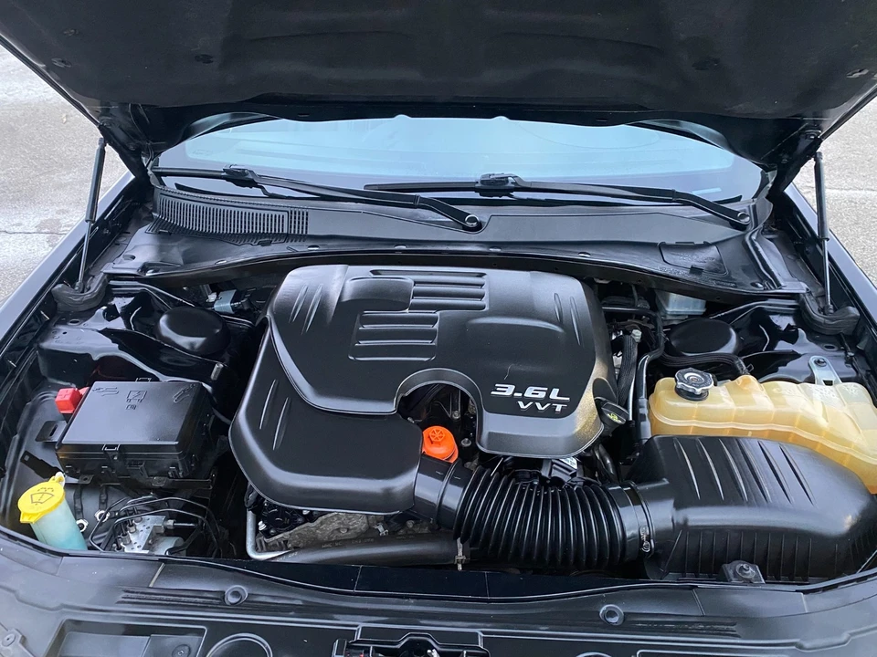 2019 Chrysler 300 (2005-2023) - Image 15 of 19
