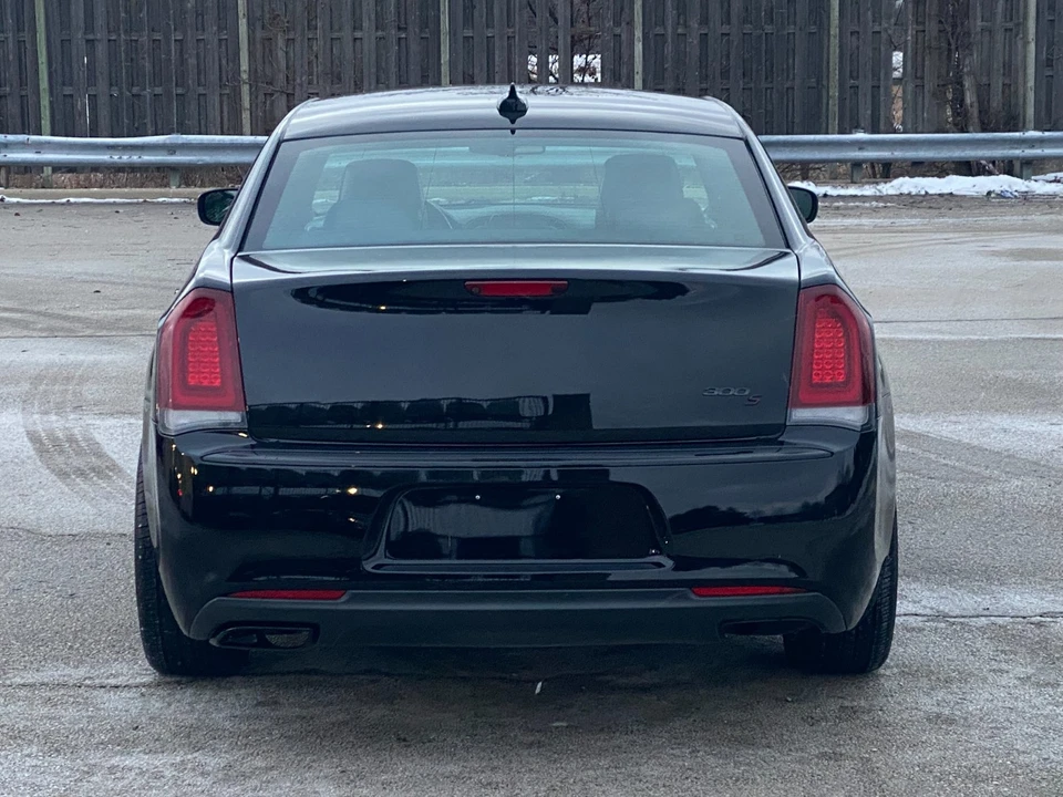 2019 Chrysler 300 (2005-2023) - Image 4 of 19