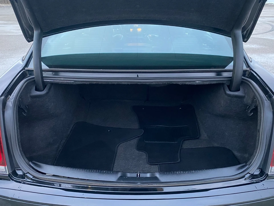 2019 Chrysler 300 (2005-2023) - Image 13 of 19