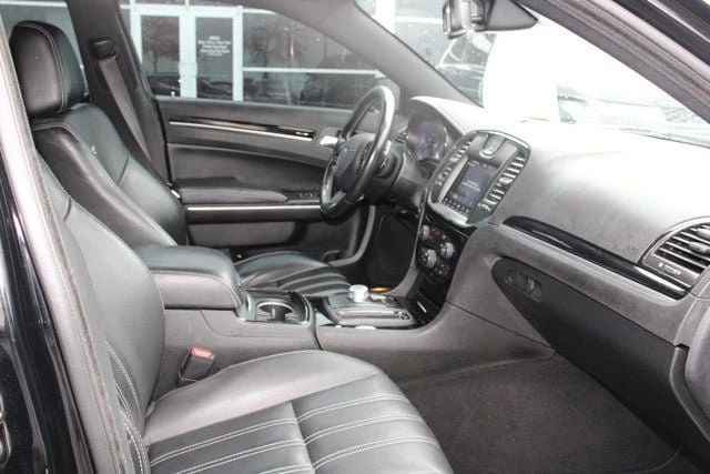 2019 Chrysler 300 (2005-2023) - Image 9 of 20