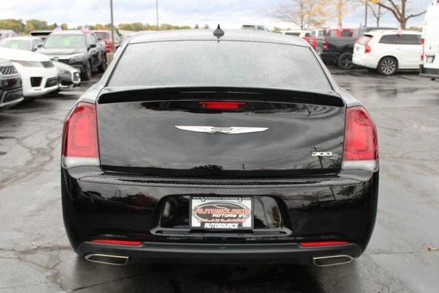 2019 Chrysler 300 (2005-2023) - Image 7 of 20