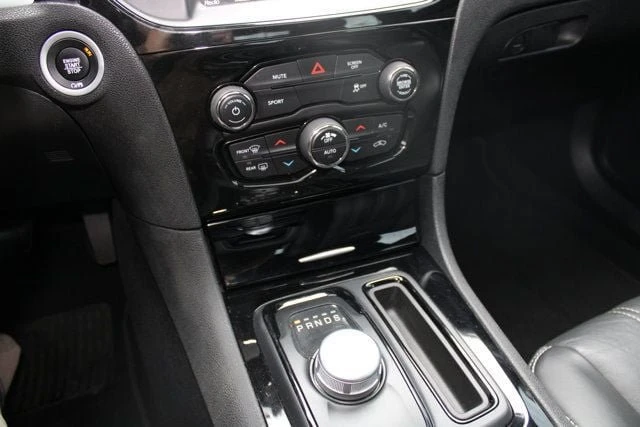 2019 Chrysler 300 (2005-2023) - Image 13 of 20