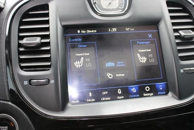 2019 Chrysler 300 (2005-2023) - Image 12 of 20