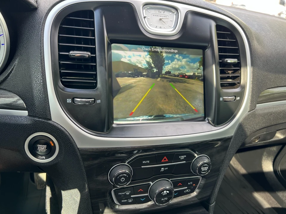 2019 Chrysler 300 (2005-2023) - Image 25 of 27