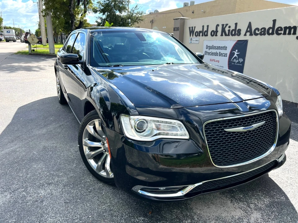 2019 Chrysler 300 (2005-2023) - Image 2 of 27