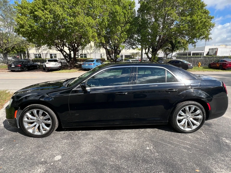 2019 Chrysler 300 (2005-2023) - Image 5 of 27