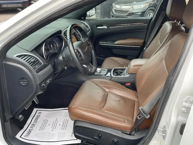 2019 Chrysler 300 (2005-2023) - Image 7 of 15