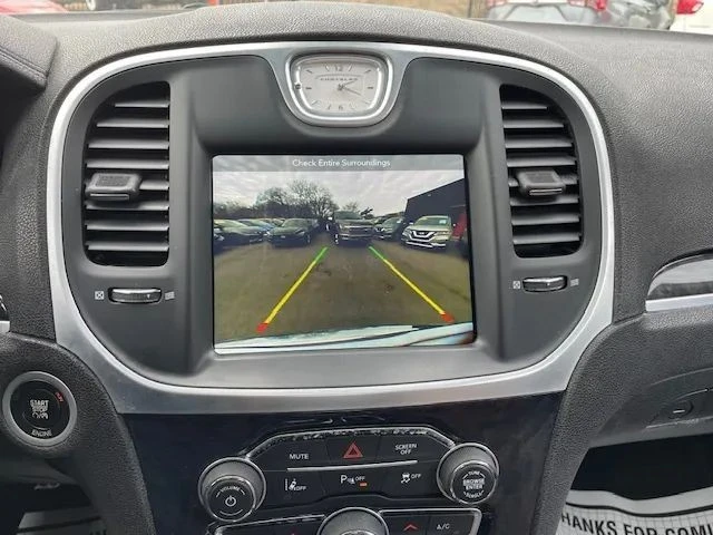 2019 Chrysler 300 (2005-2023) - Image 12 of 15