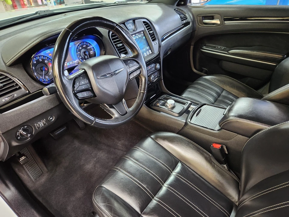 2019 Chrysler 300 (2005-2023) - Image 14 of 27