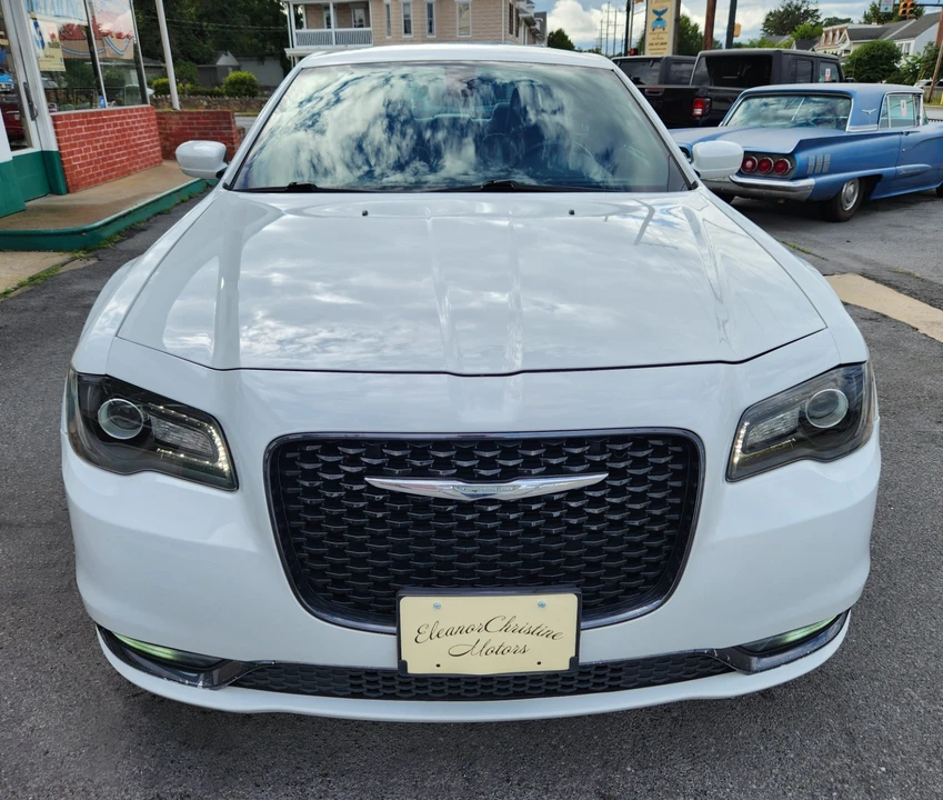 2019 Chrysler 300 (2005-2023) - Image 5 of 27