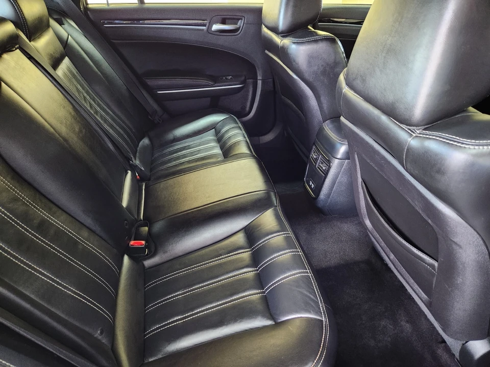 2019 Chrysler 300 (2005-2023) - Image 18 of 27