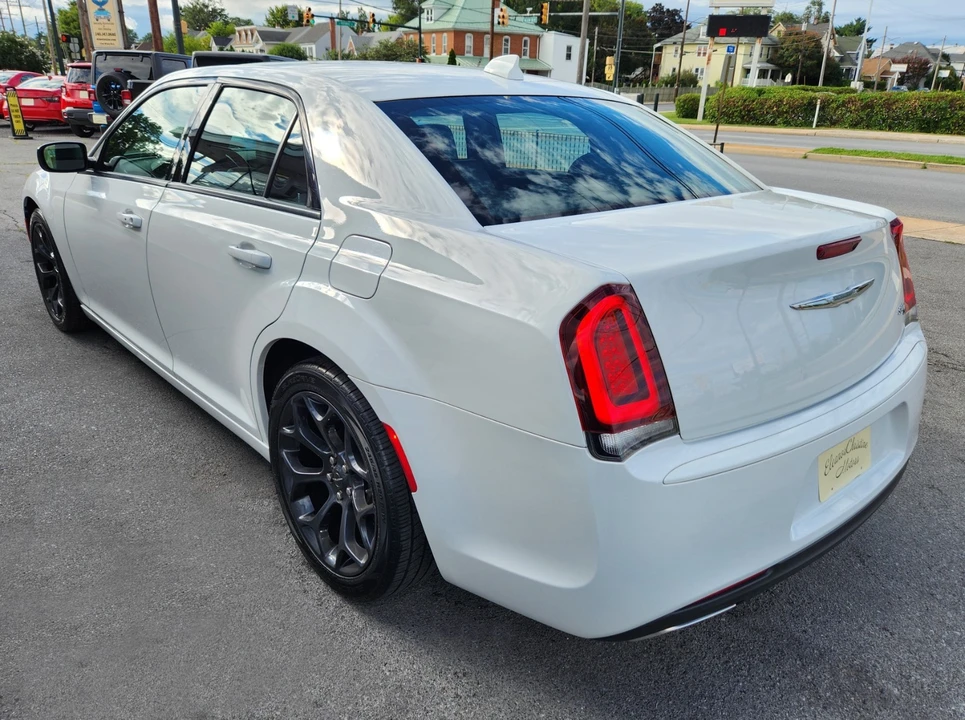 2019 Chrysler 300 (2005-2023) - Image 9 of 27