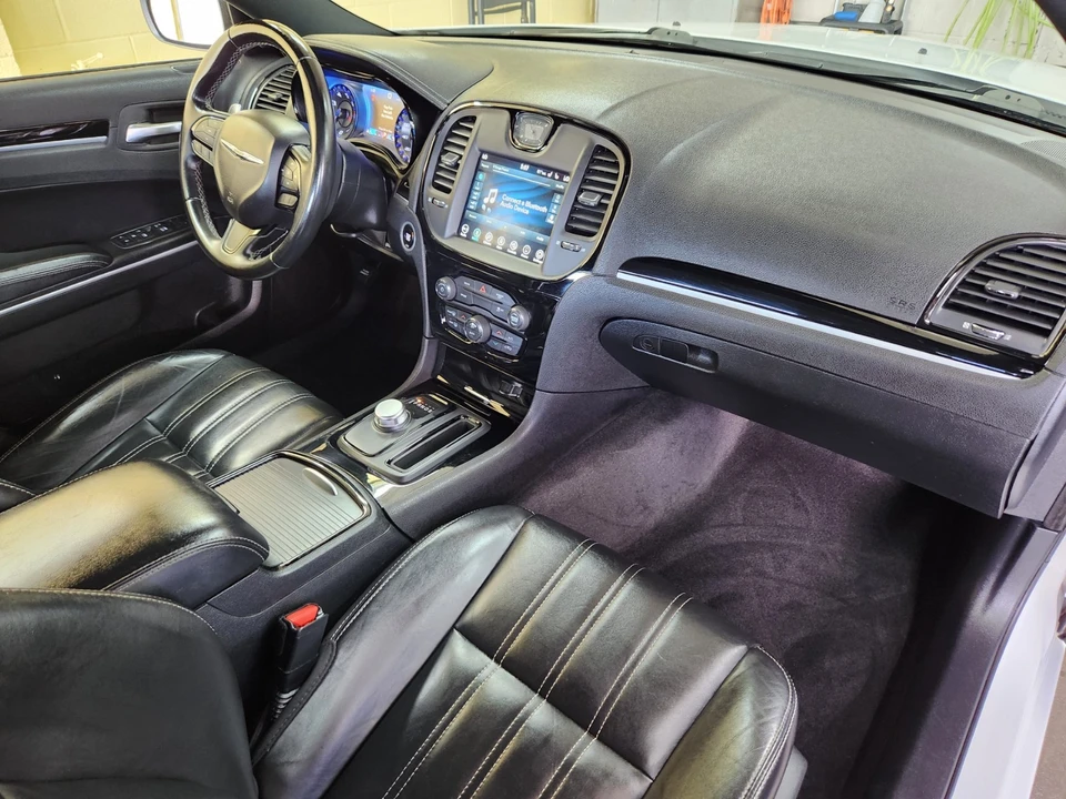 2019 Chrysler 300 (2005-2023) - Image 19 of 27