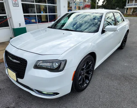 2019 Chrysler 300 Series S