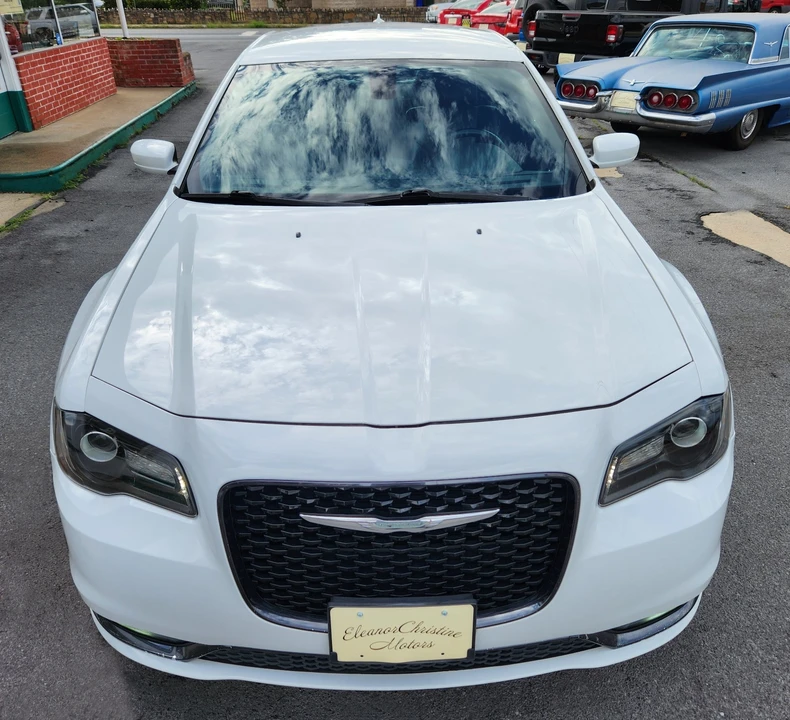 2019 Chrysler 300 (2005-2023) - Image 4 of 27