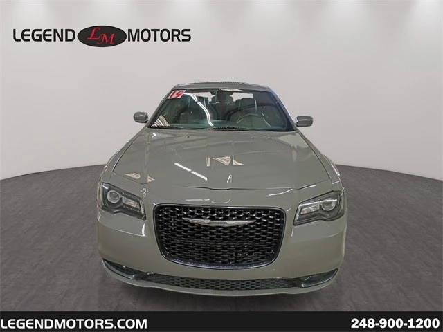 2019 Chrysler 300 (2005-2023) - Image 3 of 12