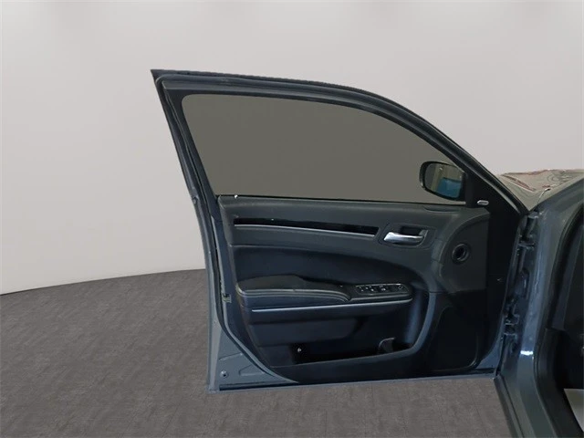 2019 Chrysler 300 (2005-2023) - Image 11 of 12