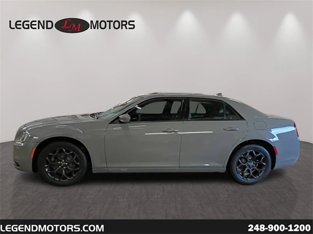2019 Chrysler 300 (2005-2023) - Image 5 of 12
