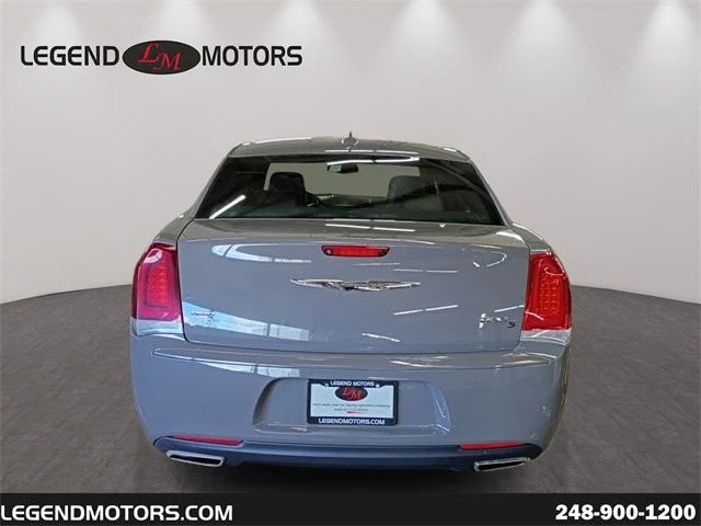 2019 Chrysler 300 (2005-2023) - Image 7 of 12