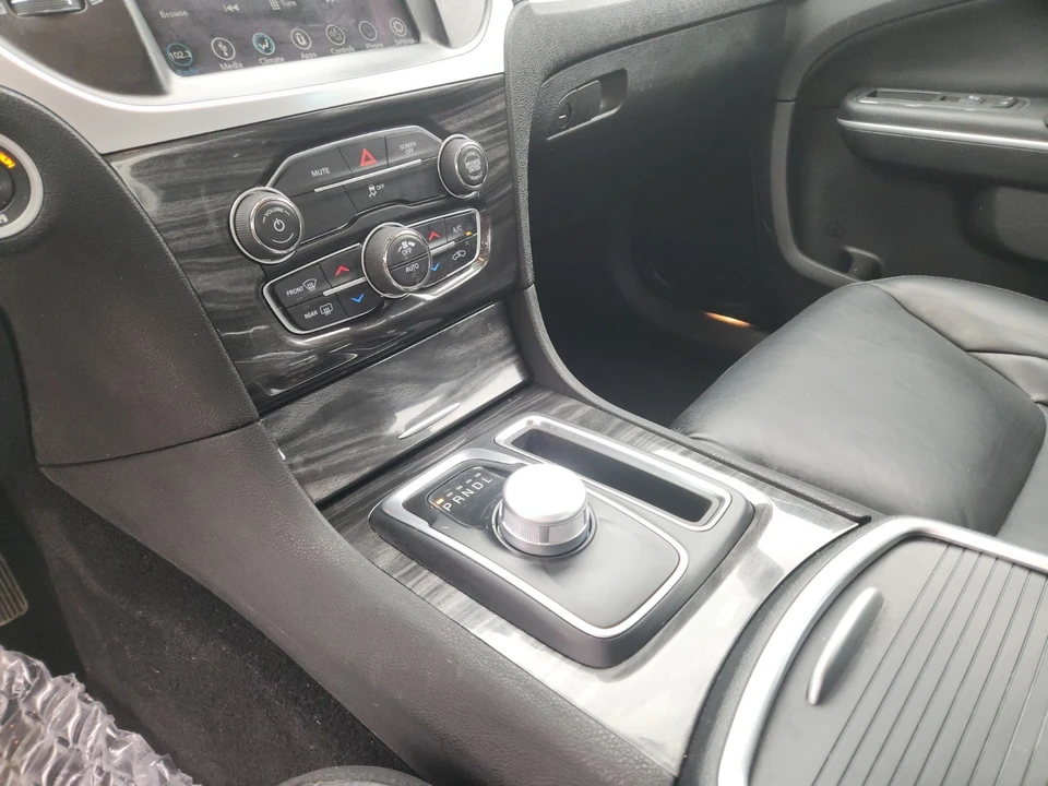 2019 Chrysler 300 (2005-2023) - Image 21 of 30