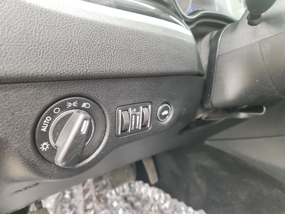 2019 Chrysler 300 (2005-2023) - Image 13 of 30