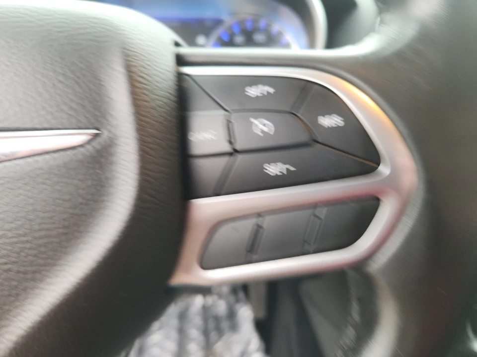 2019 Chrysler 300 (2005-2023) - Image 17 of 30